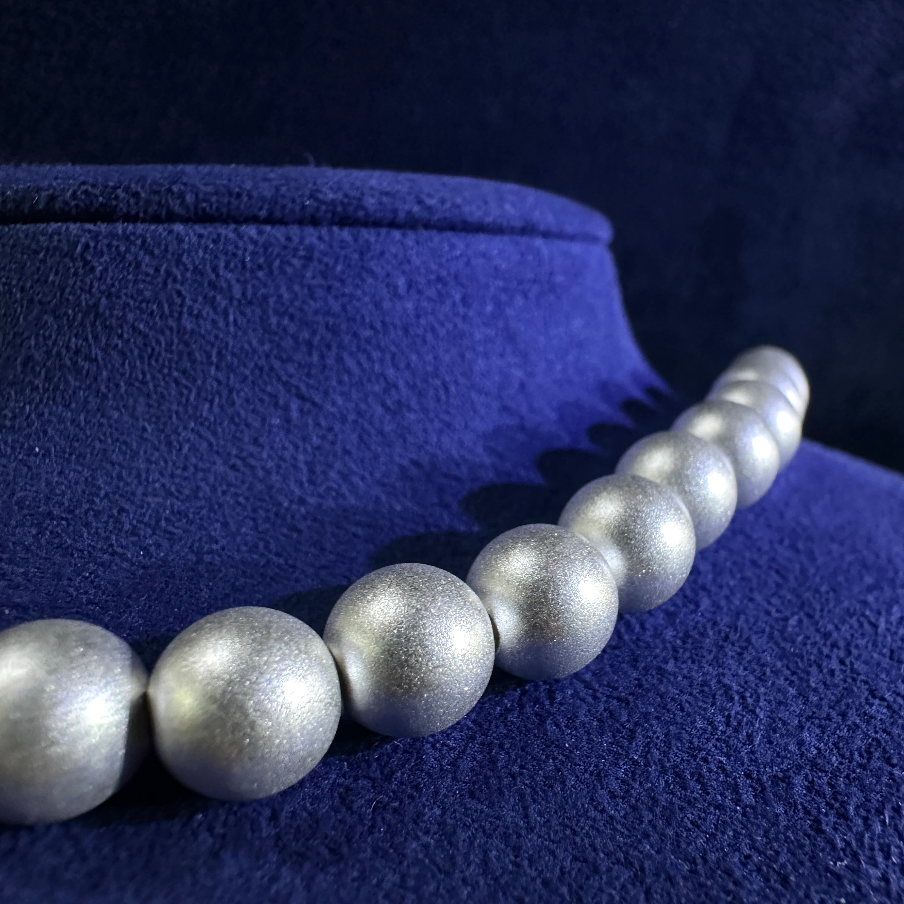 999 Pure Silver The Sublime 8mm Gufa Matte Full Beaded Necklace | DXAGNK2602018