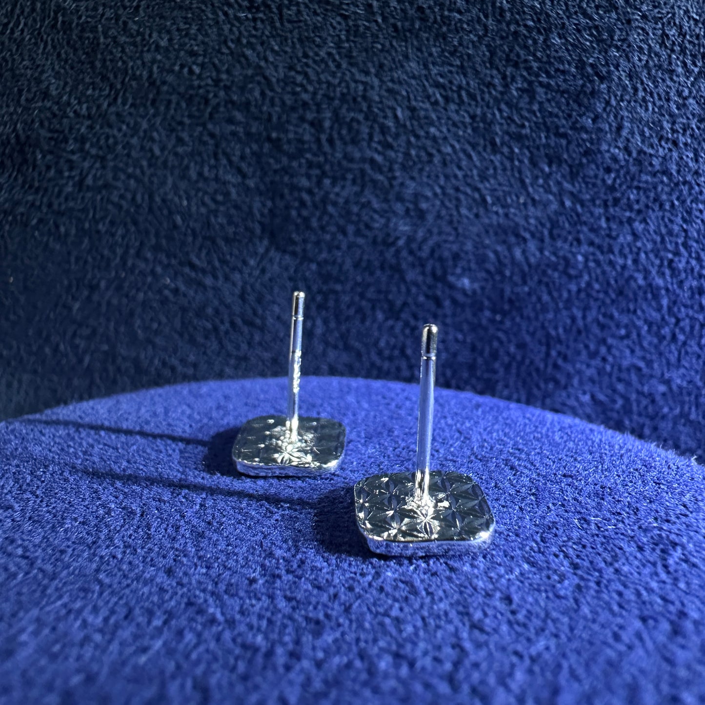 999 Pure Silver Simply Square Crushed Eyes Earring Earstuds | DXAGER2511004