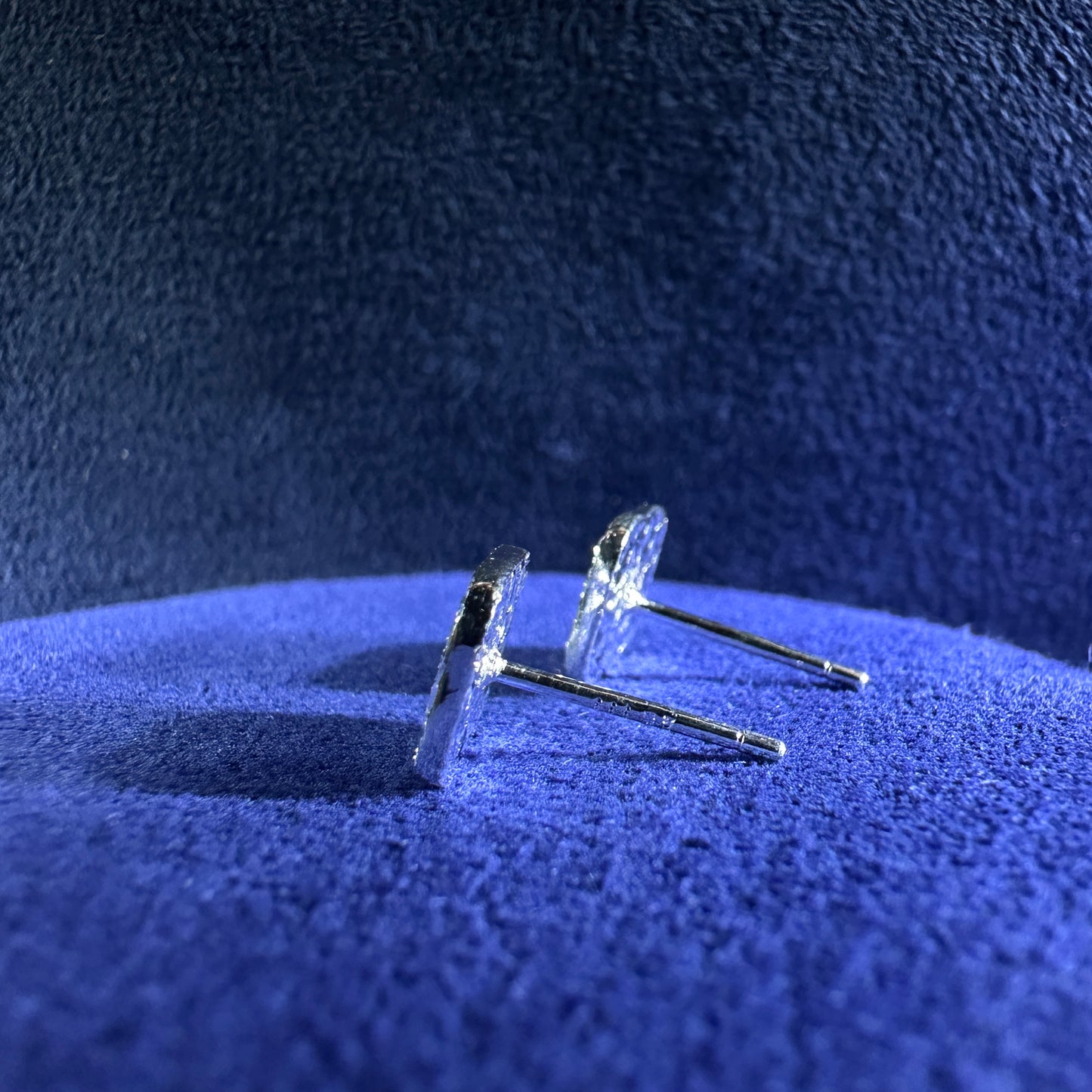 999 Pure Silver Simply Square Crushed Eyes Earring Earstuds | DXAGER2511004
