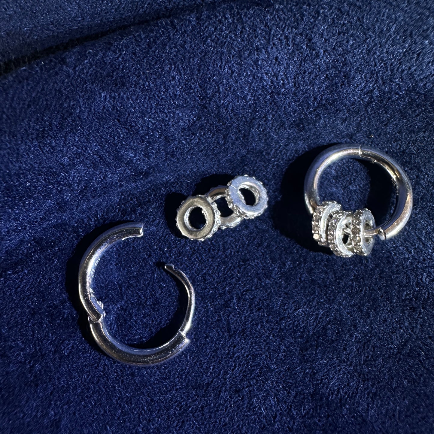 990 Silver - Rings of Zircons On The Hoop Earrings | DXAGER2605101